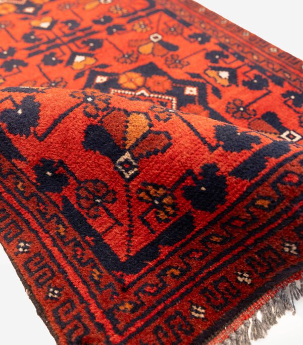 Aya Hand-Knotted Wool Rug 1'7"x3'3"